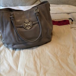 Tory Burch Amanda Classic Handle Hobo